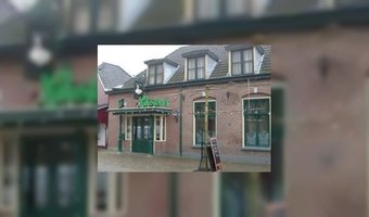 Nieuw cafÃ© met regiowijnen en -gerechten
