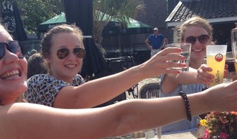 Nederlanders drinken steeds minder
