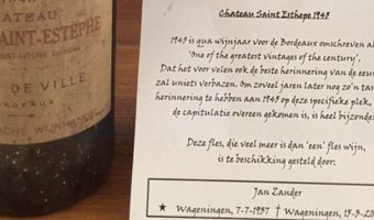 Bijzondere fles wijn voor Hotel de Wereld