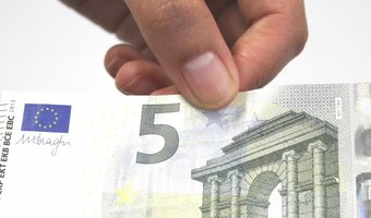Lonen horecamedewerkers staan stil