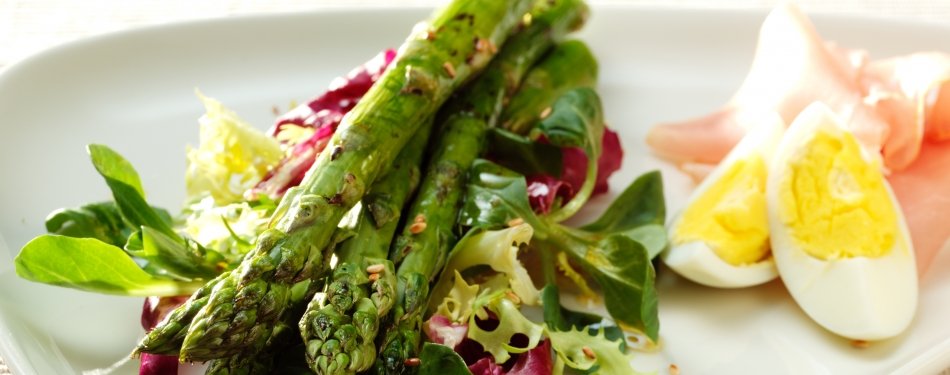 Aspergesalade in het groen