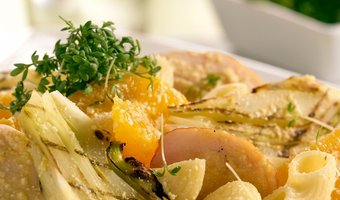 Pastasalade met kip en venkel