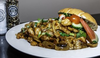 Bol met kipdijfilet