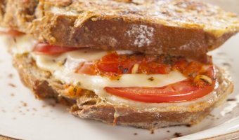 Caprese croque