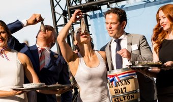 Zilveren vangst smaakt prima op 25e Hilton Haringparty
