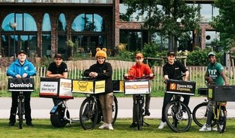 Het is de dag van de maaltijdbezorger!