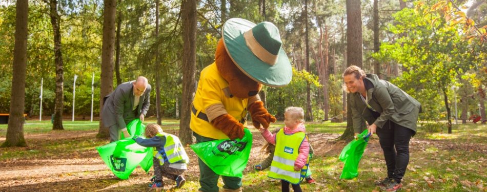 Landal GreenParks ruimt zwerfafval op