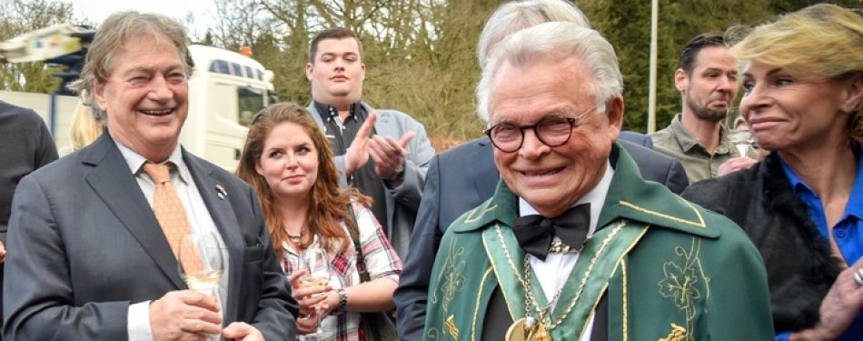 Inauguratie Brasserie Le Nord in Bilthoven door Paul Fagel en wethouder Rost van Tonningen