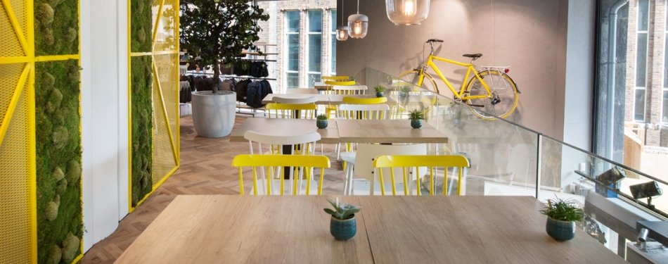 ANWB-winkel en café Neude geopend