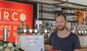Herman Hell nieuwe eigenaar hotel-restaurant Het Wapen in Willemstad