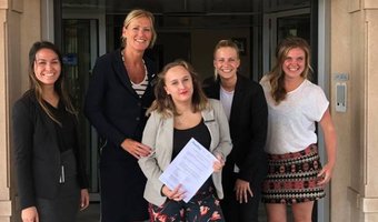 Radisson Blu Palace Hotel steunt stichting Emma At Work