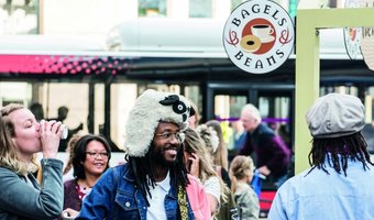 Wildvreemden delen een bagel