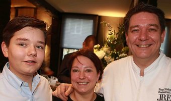 Jubilerend l’Atelier schenkt cheque aan KiKa