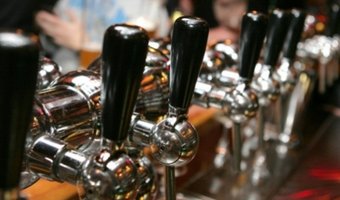Jongeren kunnen probleemloos bier drinken in Enschede