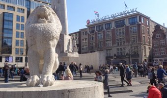 Overnachting in Amsterdam meer dan dubbel zo duur tijdens Koningsweekend