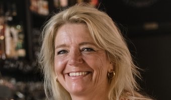 Interview Café d’Alderliefste, Bergen: ''Als kind stond ik al achter de toog''