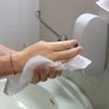 Papieren handdoeken in toiletten om de hoogste hygiënenormen te handhaven