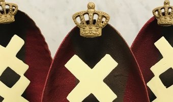 Paascreaties van Hotel Jakarta verkocht in Bakkerij Westers