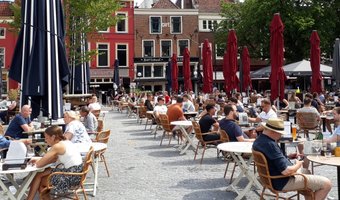 Kabinet trekt teugels aan in strijd tegen corona