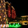 Kerstboom van Grand Hotel Huis ter Duin ook dit jaar fier overeind