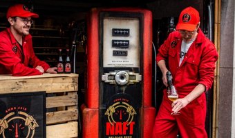 Naft bier wint gold award op internationale bierverkiezing