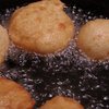 Topchefs uitgedaagd in oliebollenchallenge voor het goede doel