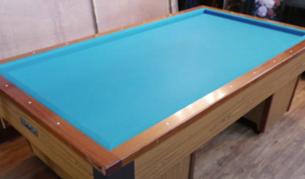 Bowling benodigdheden, een complete bar, een Feller biljarttafel en meer in online veiling 
