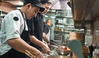 Cafés verschuiven digitale focus van gastervaring naar operationele efficiëntie in de keuken