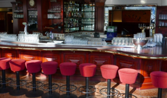 Grand café l'Opera op Amsterdamse Rembrandtplein stopt; inboedel wordt geveild