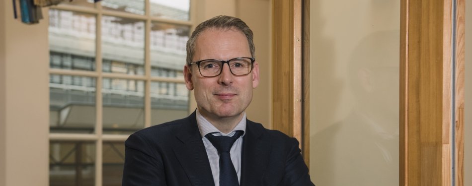 Hoogleraar Jan Adriaanse vertelt over Turnaround Management tijdens HotelSummit 2022