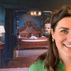Dagvoorzitter Sander Schimmelpenninck interviewt Elsbeth van Eekeren (Booking.com) tijdens HotelSummit 2022
