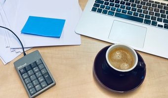 Themamaand Financiën; alles over geld en het café in de maand december