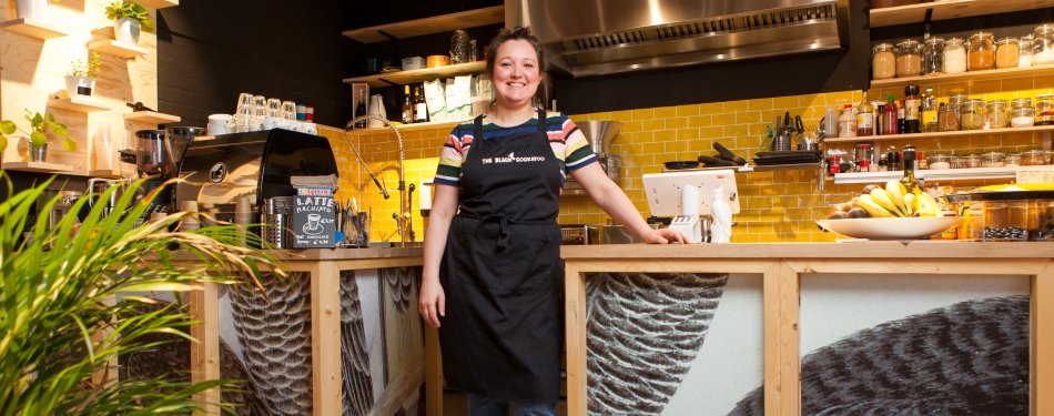Kimberley Vonk opende de eerste vegan lunchroom van Almere