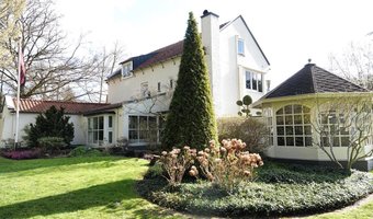 B&B te koop: Villa in bosrijke omgeving met sauna en zwembad