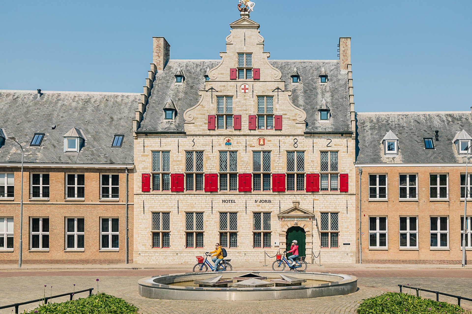 Foto's: Kloeg Collection opent Hotel St. Joris in Middelburg