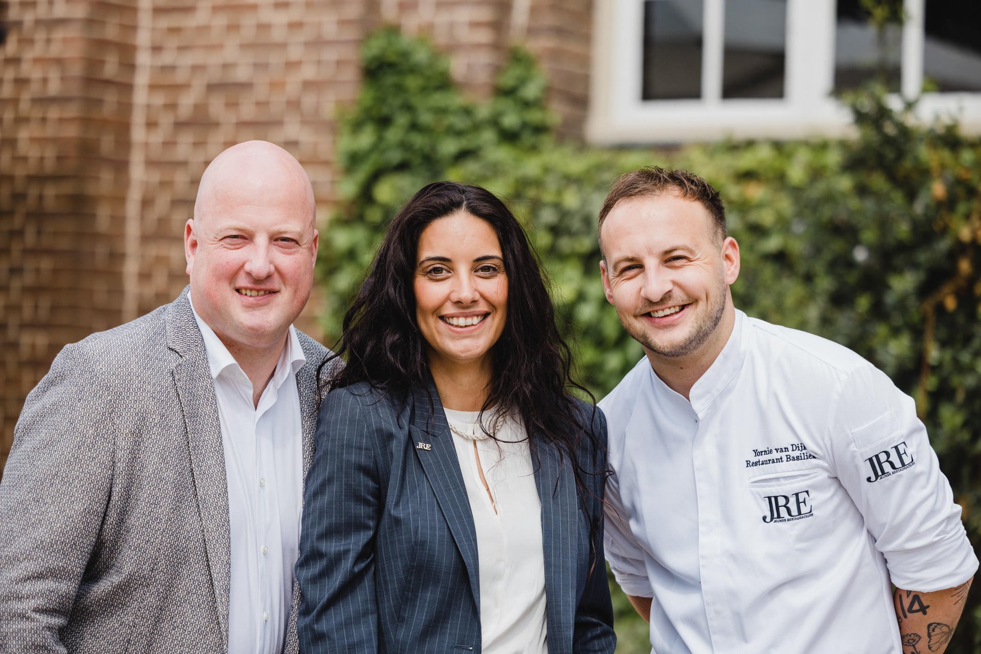 Marko Karelse stelt twee nieuwe leden voor tijdens Pers en Partnerlunch JRE