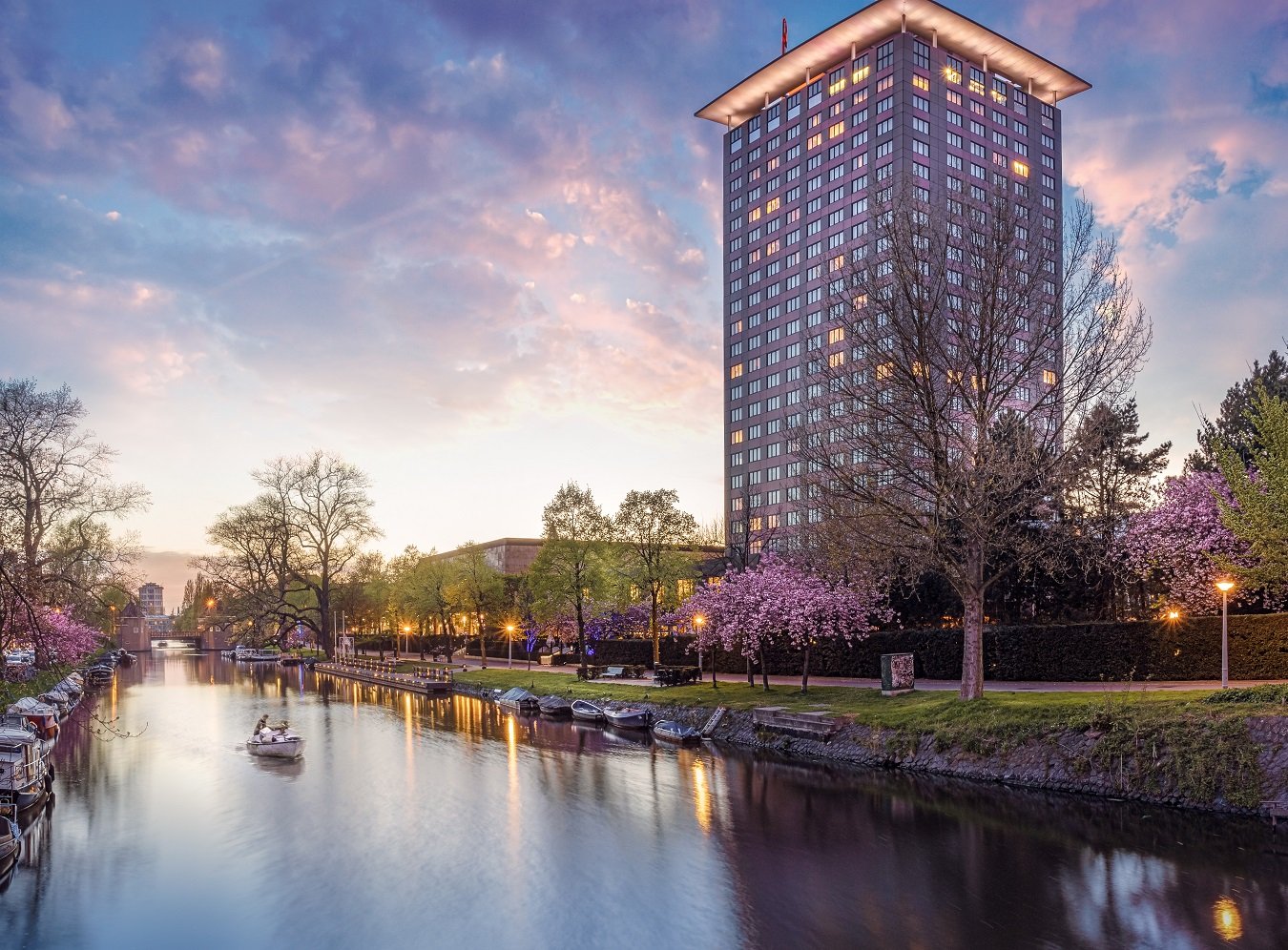 Hotel Okura en Brouwerij Homeland slaan handen ineen voor zomers bier
