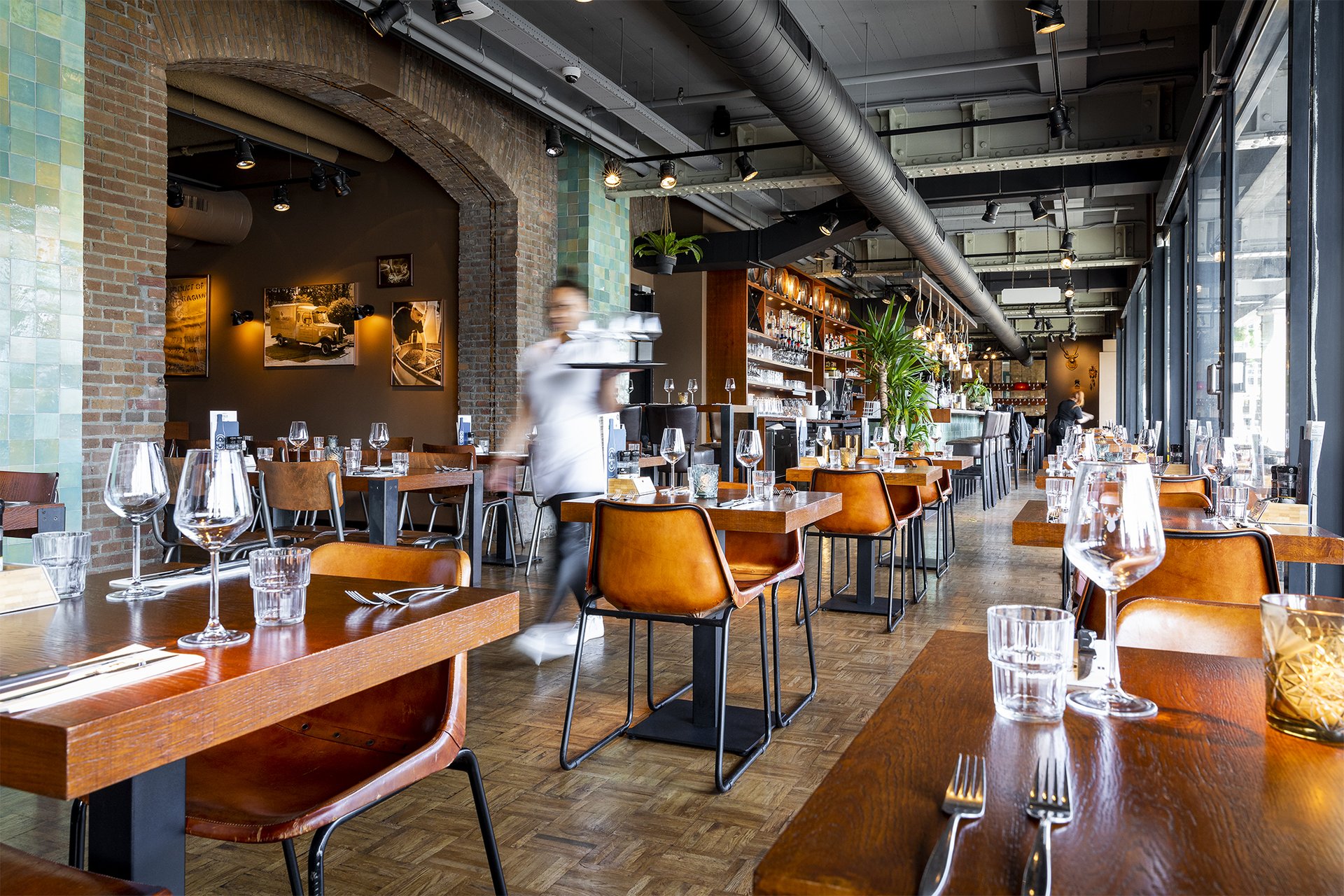 Starten en groeien in de horeca: De crúciale rol van lunchroompersoneel