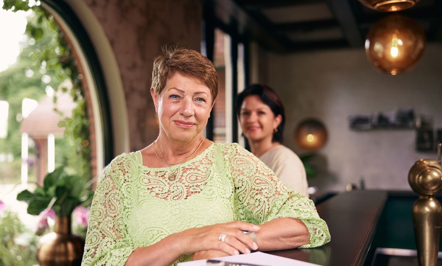 In gesprek; Campagne 'Doorwerken in hospitality na AOW-leeftijd' van start