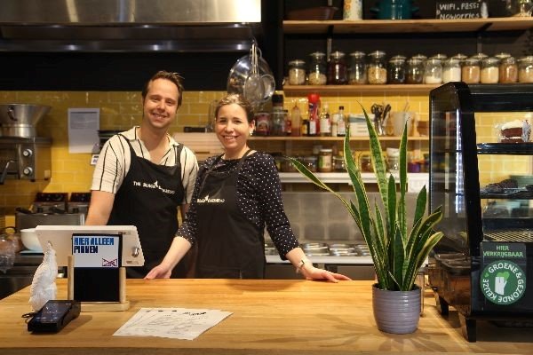 Eerste vegan lunchroom van Almere krijgt nieuwe eigenaren