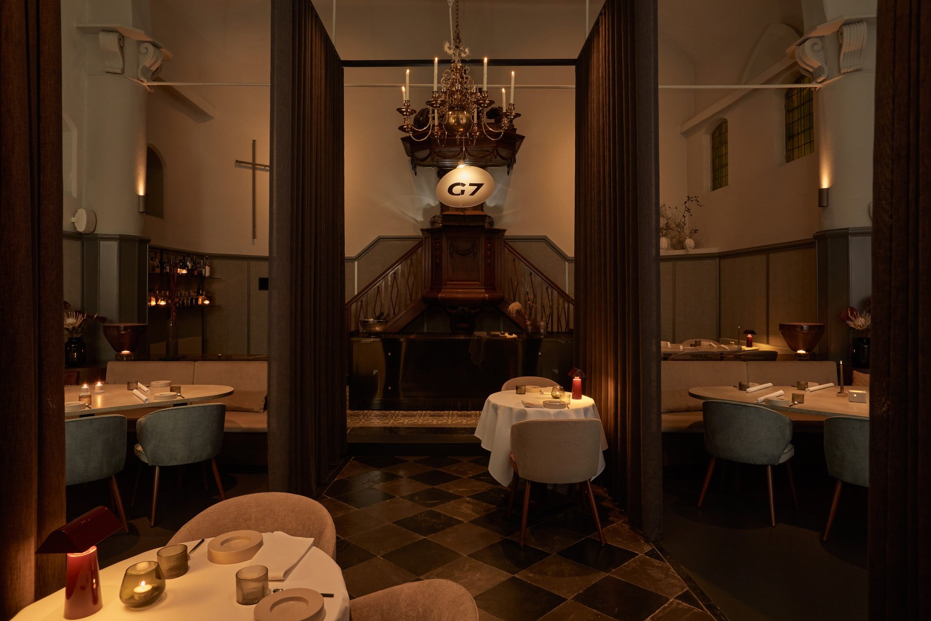 Hemels tafelen in uniek nieuw kerkinterieur van toprestaurant G7 in Sittard
