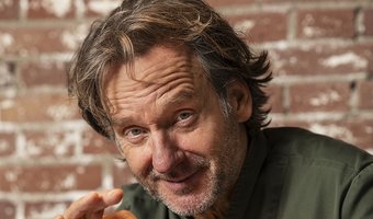 Tweesterrenchef Dick Middelweerd lanceert de week van het worstenbroodje