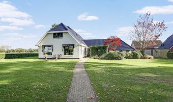 B&B te koop: Grote woonboerderij met vier B&B-appartementen