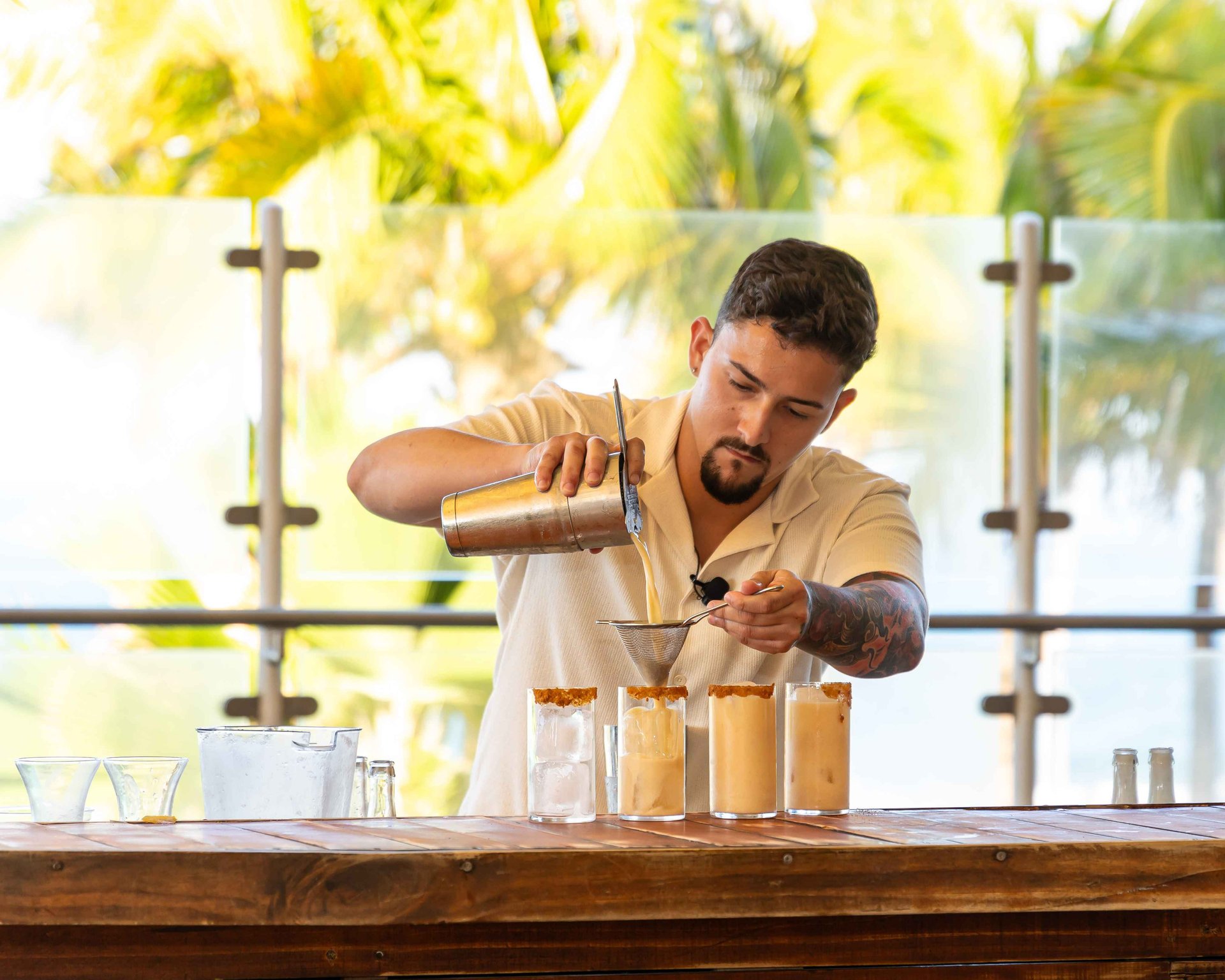 Derde plaats voor Giovanni van Wijk bij wedstrijd ter ere van 70 jaar piña colada