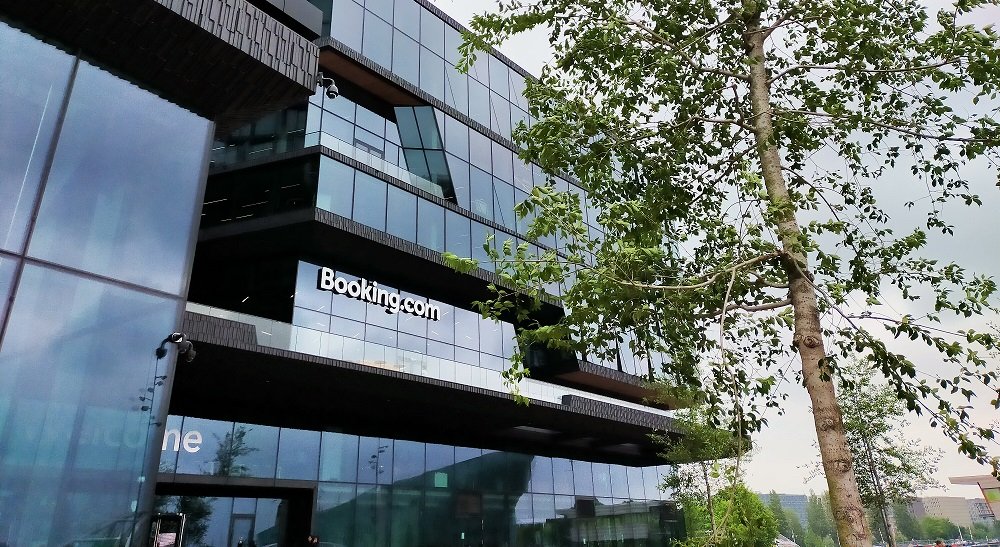Europese Commissie legt Booking.com strengere regels op