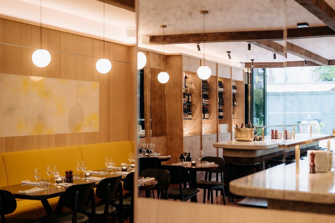 Petit Caron heropent naast Café Caron