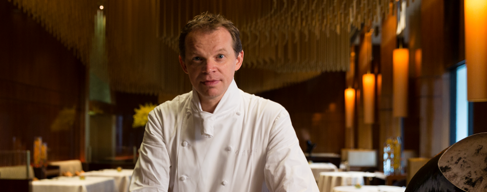 Nederlandse chef Richard Ekkebus ontvangt derde Michelinster bij The Landmark Mandarin Oriental