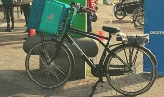 Maaltijdbezorgers op de elektrische fiets: slecht imago, maar niet onveiliger