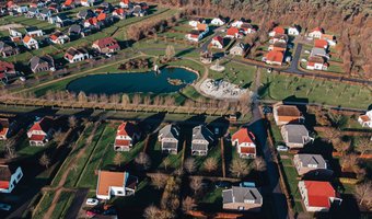 Onderzoek wijst uit: Nederlanders minder op vakantie in eigen land door btw-verhoging
