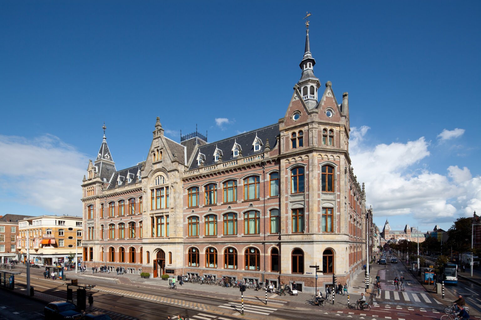 Chef-kok Ottolenghi opent restaurant in Mandarin Oriental Conservatorium Amsterdam